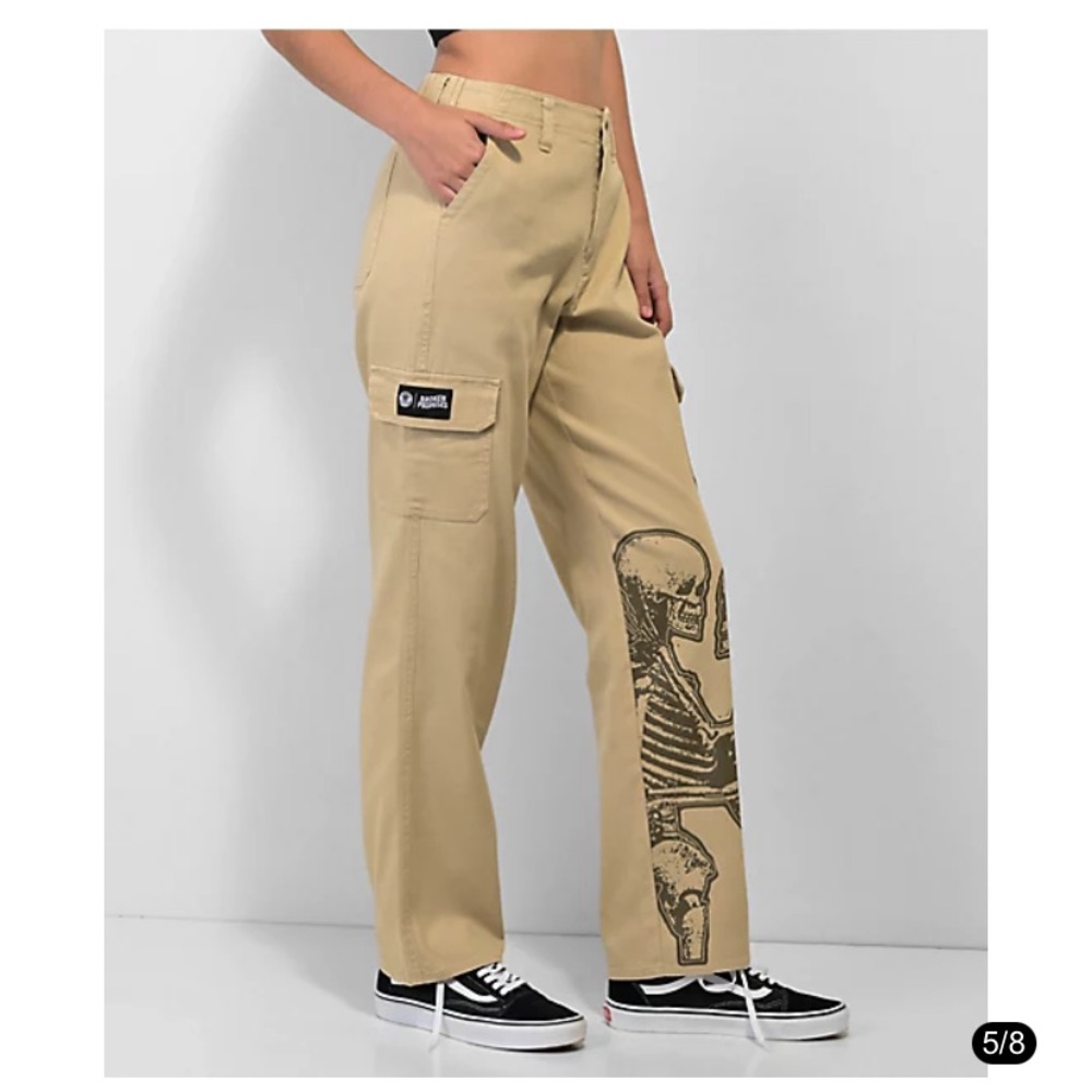 NWT - Broken Promises Embrace Khaki Cargo Pants - Medium